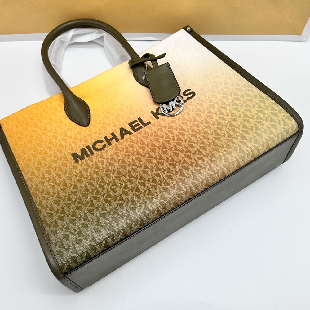 MICHAEL KORS
Mirella Medium Ombré Signature Logo Tote Bag Olive Combo color - Picture 13 of 15